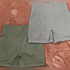Tight fitting shorts Green and Grey